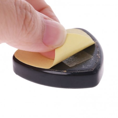Porte plectre avec ruban adhésif